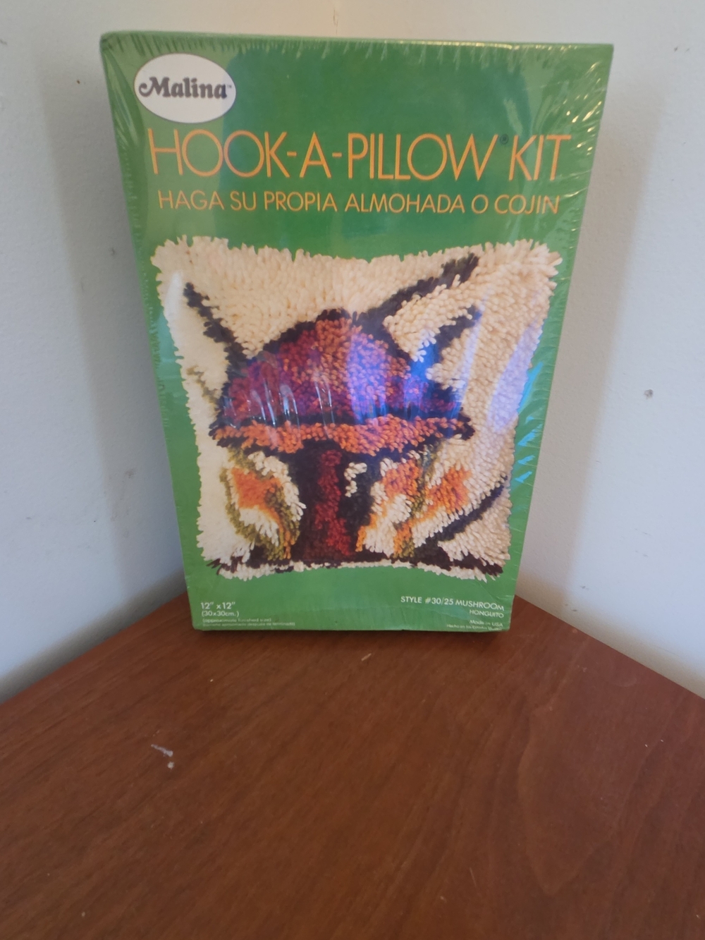 Hook-A-Pillow Kit - Cream & Brown Mushroom Design